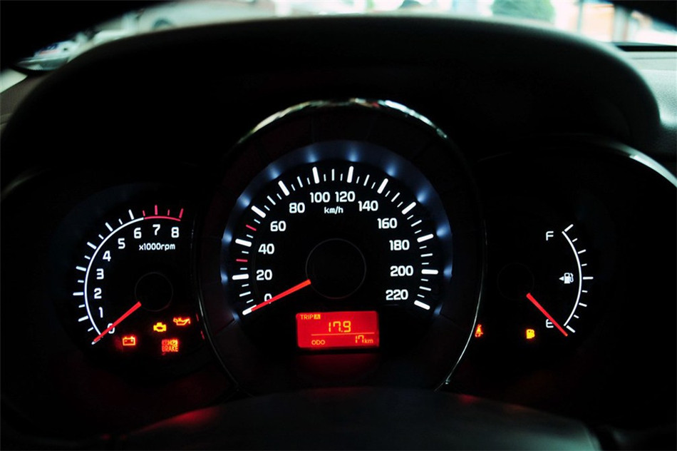 K2 2012 1.4L MT GLS  