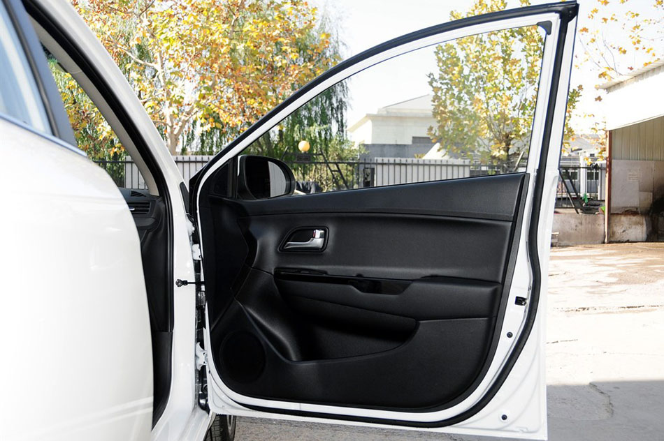 2015  1.6L AT Premium οռ