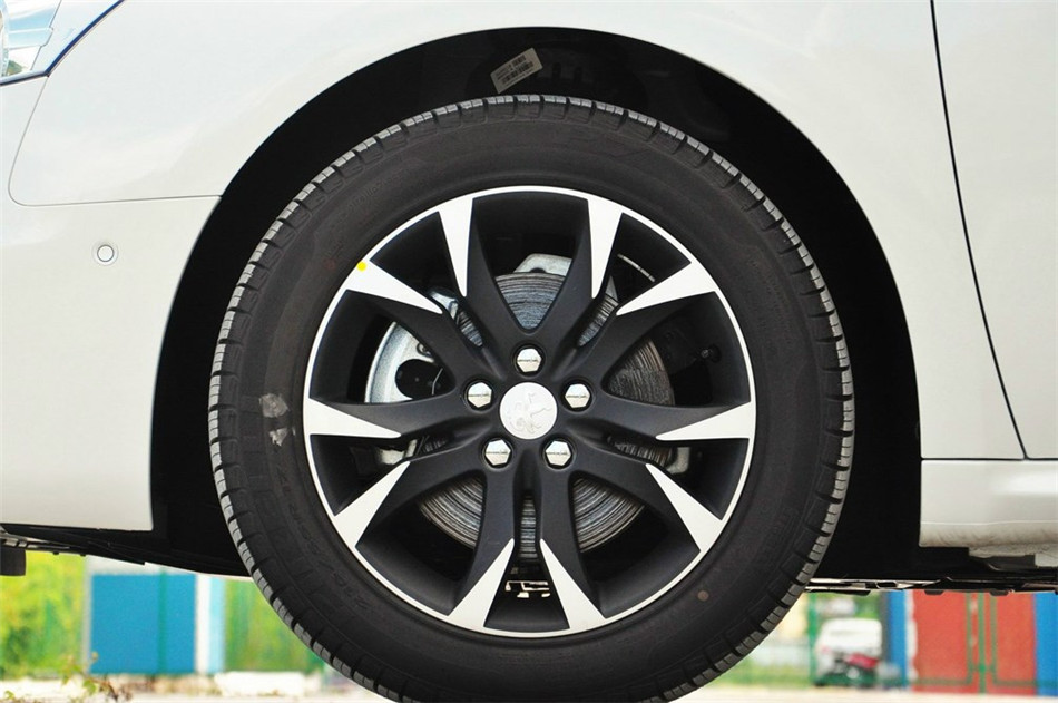 2013508 2.3LԶ콢
