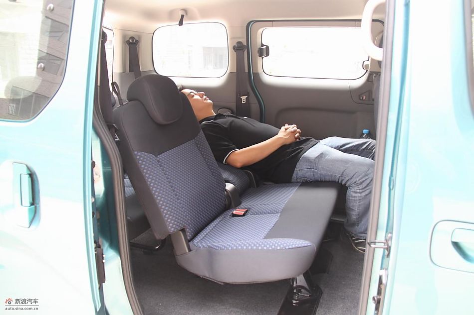 NV200