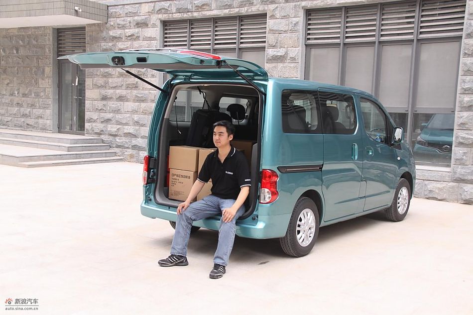 NV200