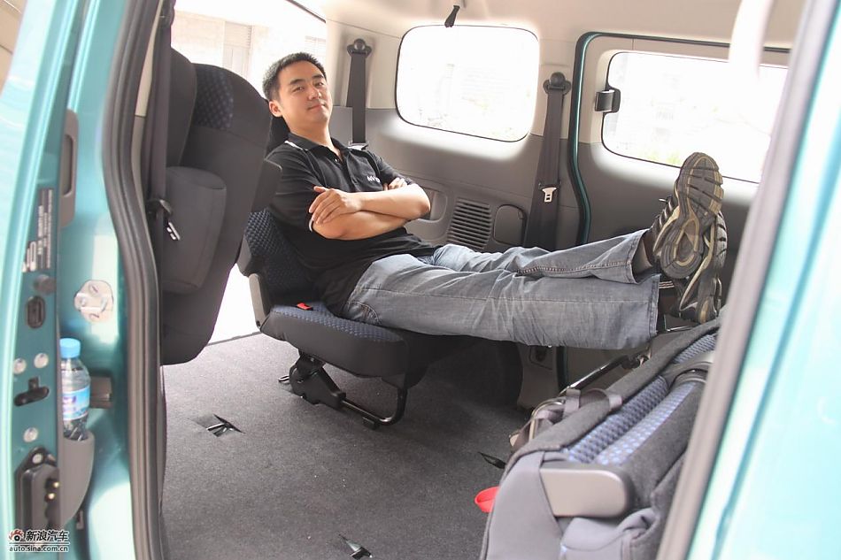 NV200