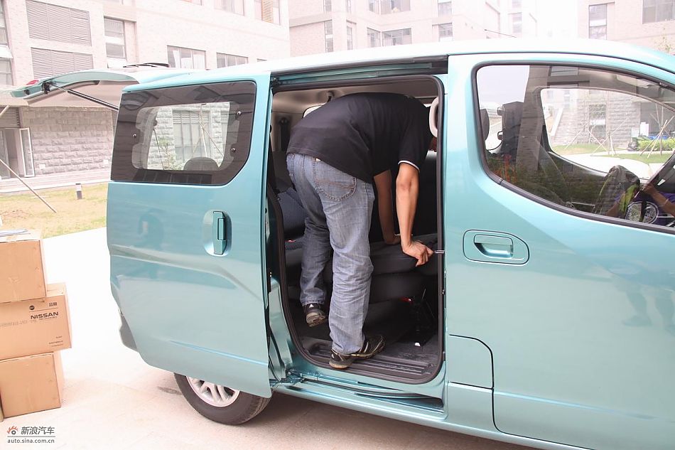 NV200
