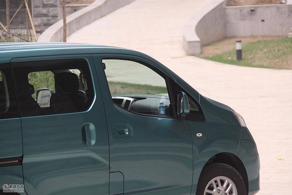 NV200