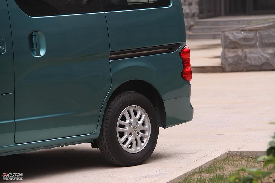 NV200