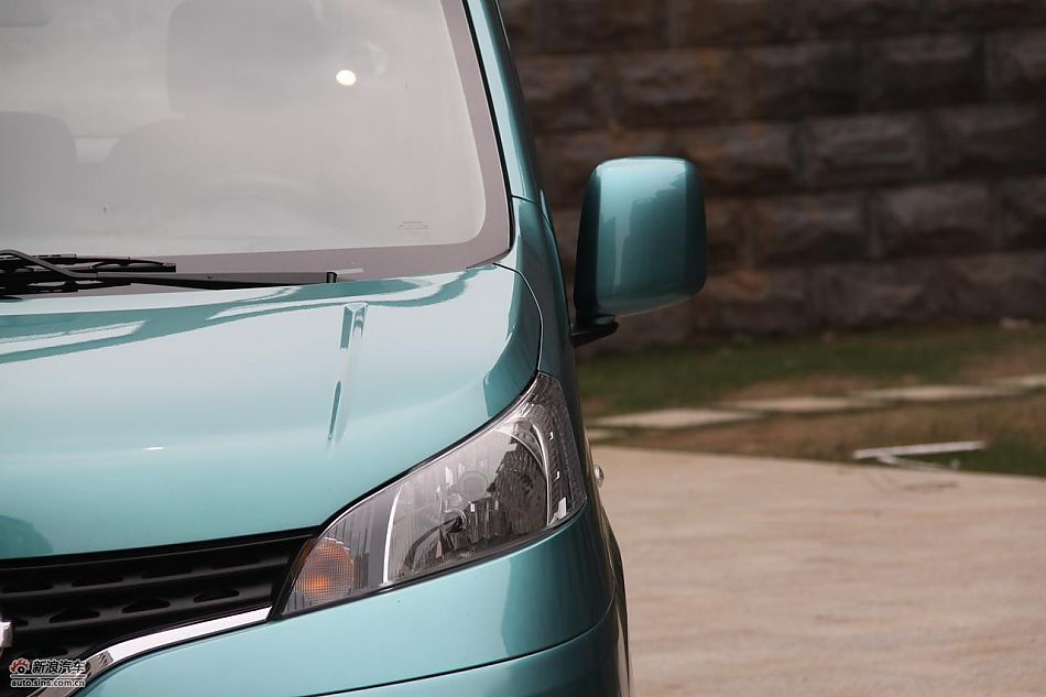 NV200