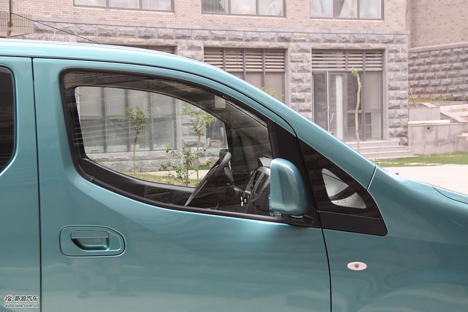 NV200