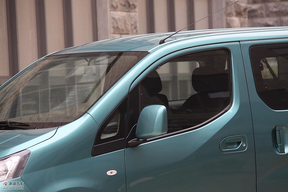 NV200