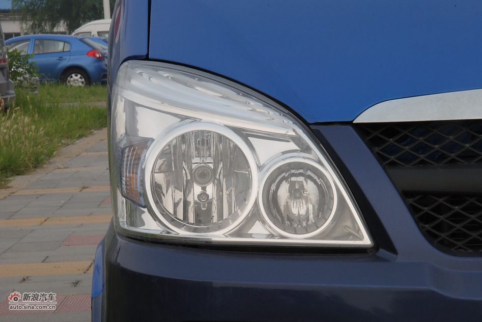 2011̩V10