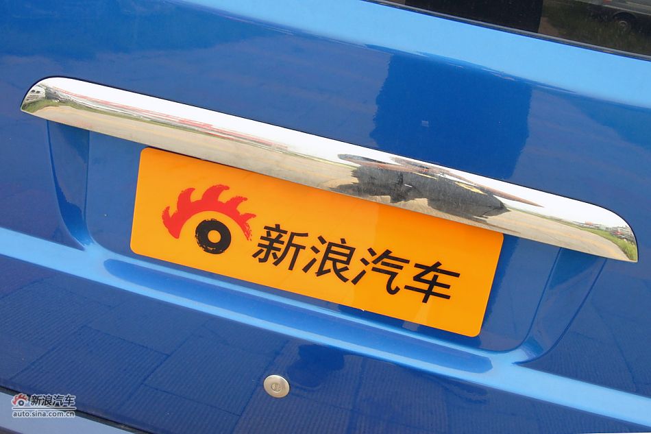 2011̩V10