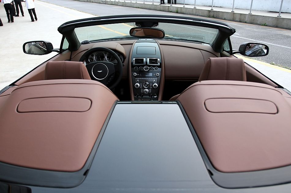 V8 Vantage RoadsterͼƬ
