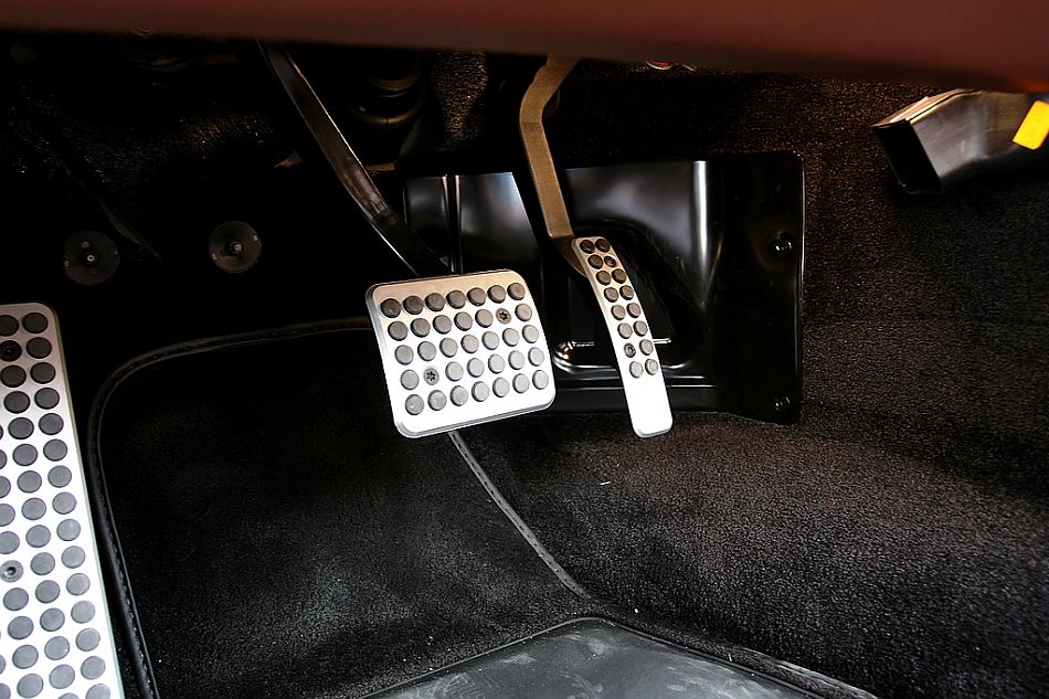 V8 Vantage RoadsterͼƬ
