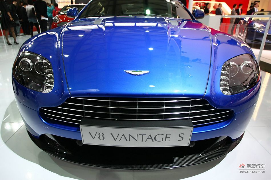 ˹V8 Vantage S