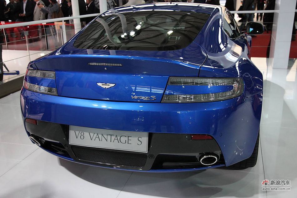 ˹V8 Vantage S