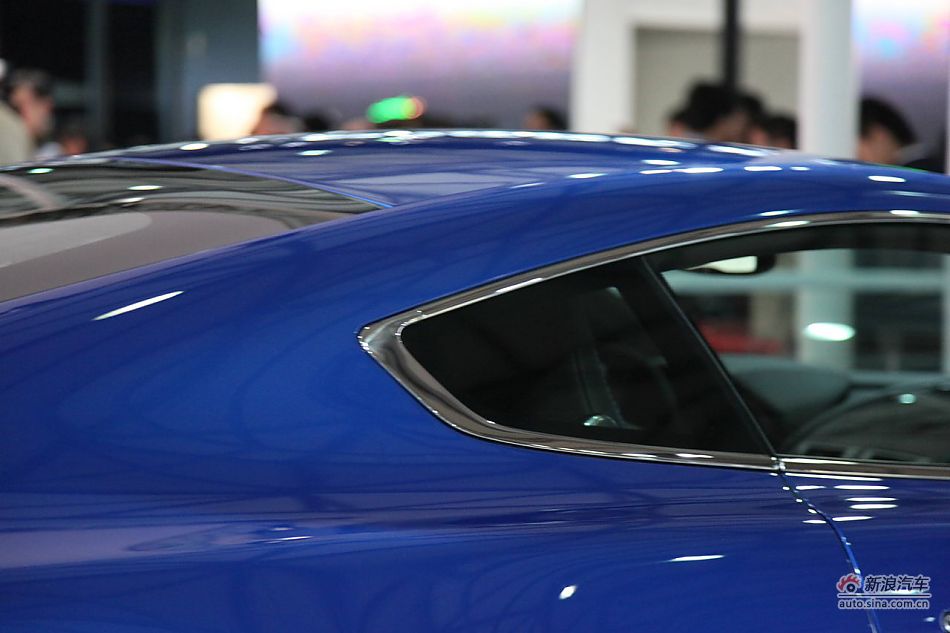 ˹V8 Vantage S