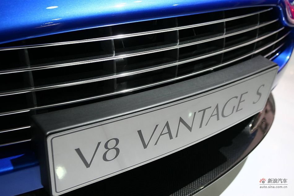 ˹V8 Vantage S