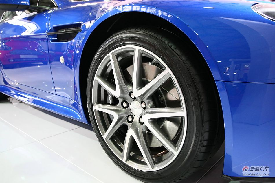 ˹V8 Vantage S