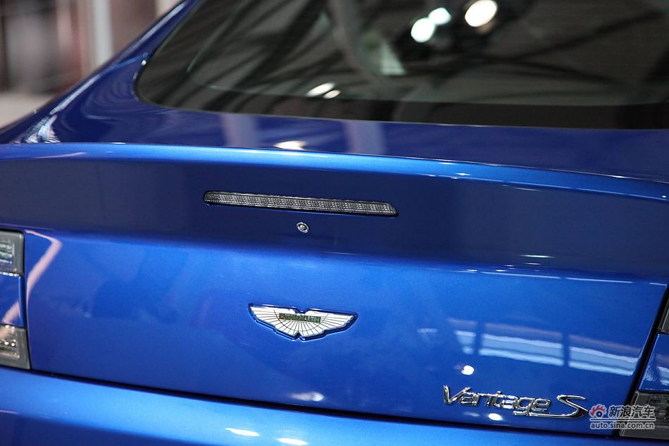 ˹V8 Vantage S