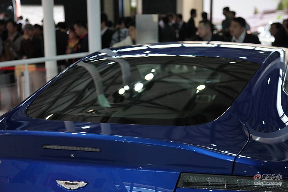 ˹V8 Vantage S