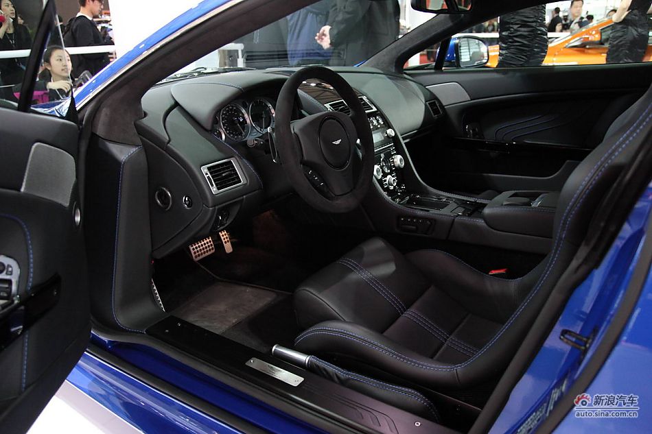 ˹V8 Vantage S
