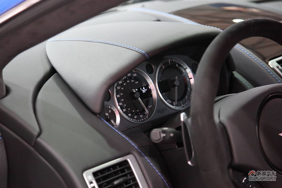 ˹V8 Vantage S