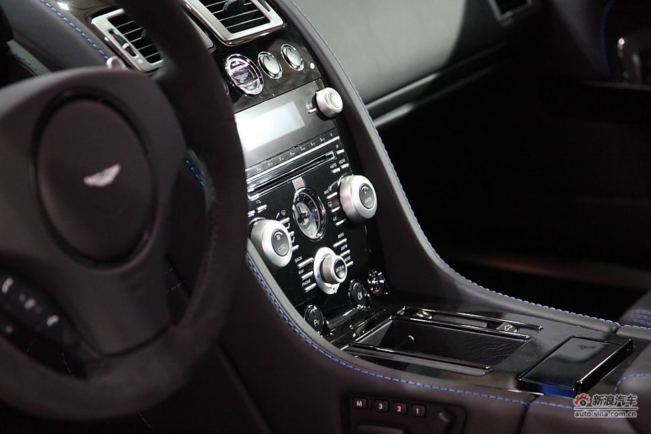 ˹V8 Vantage S
