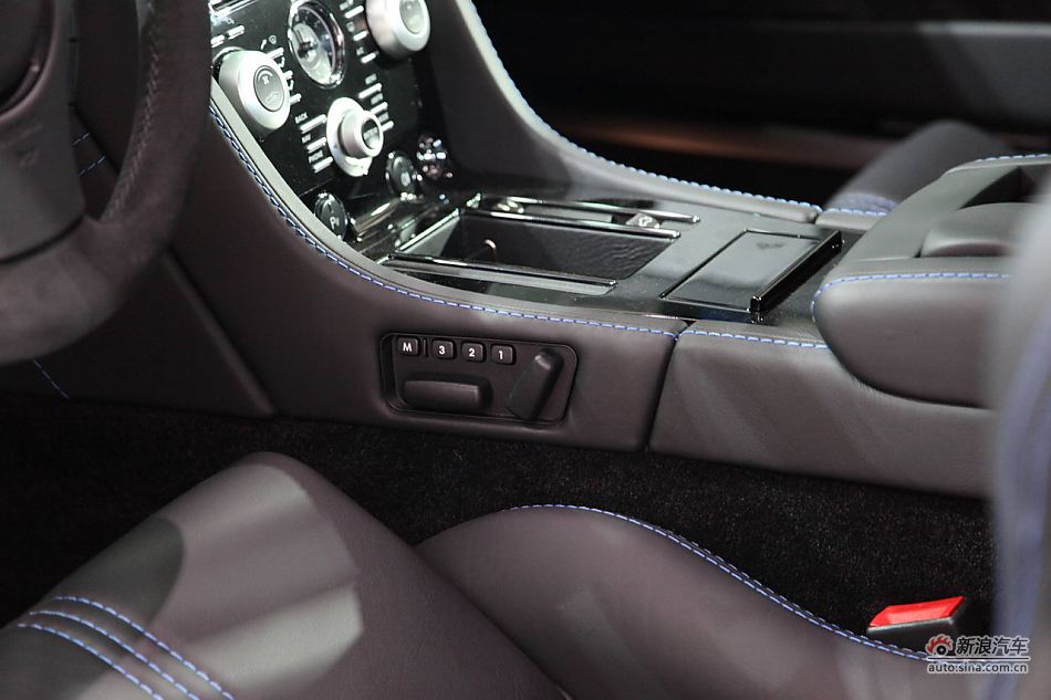˹V8 Vantage S
