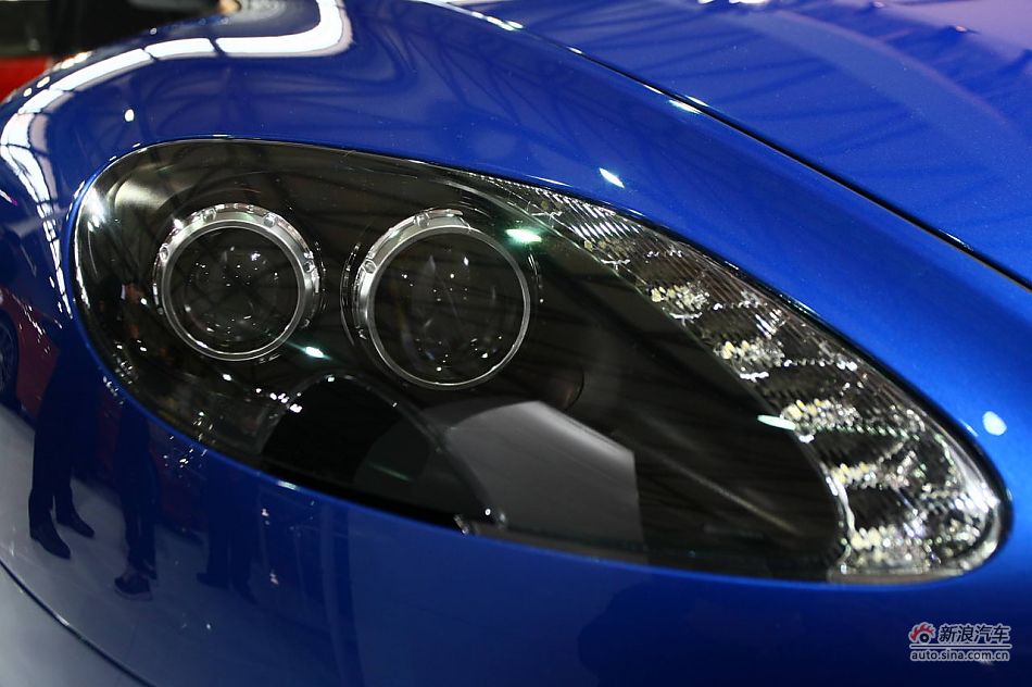 ˹V8 Vantage S