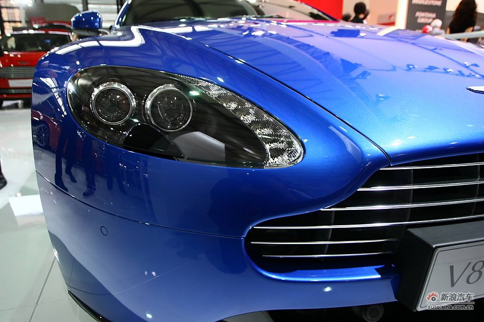˹V8 Vantage S