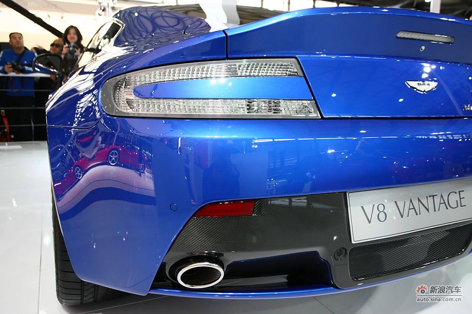 ˹V8 Vantage S