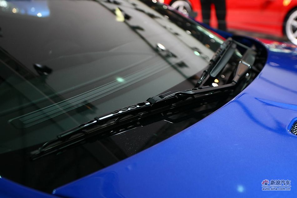 ˹V8 Vantage S