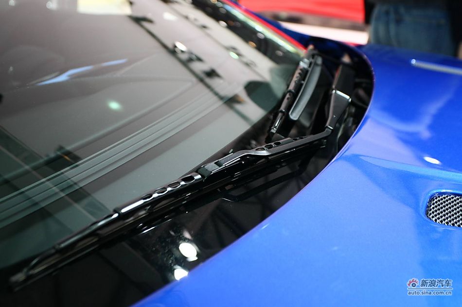 ˹V8 Vantage S