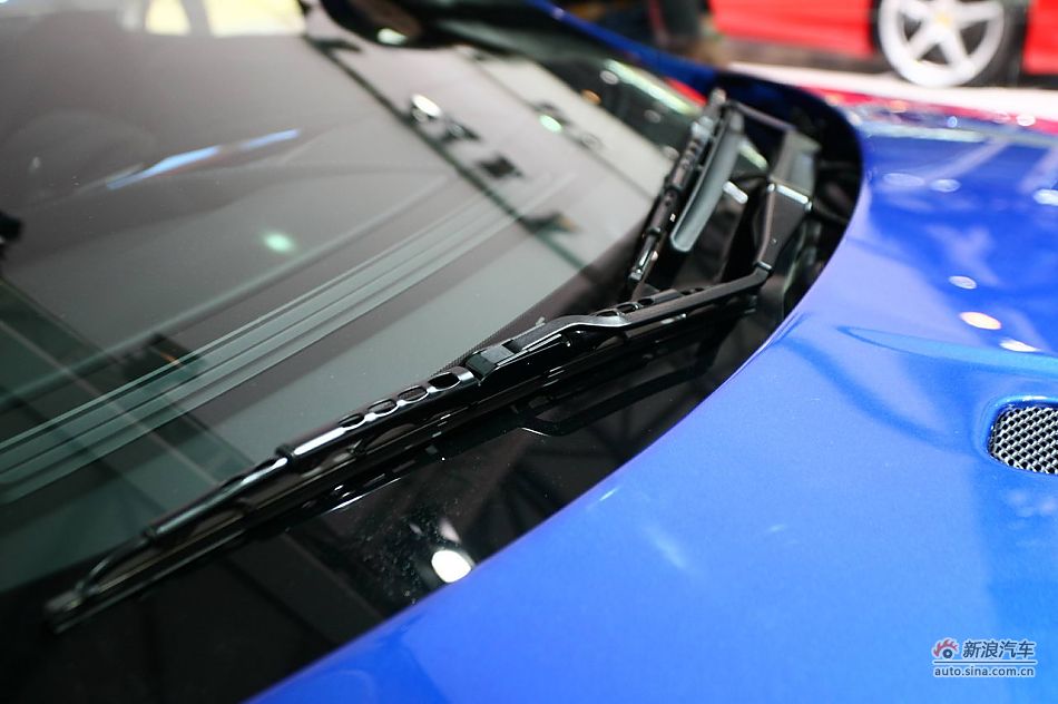 ˹V8 Vantage S