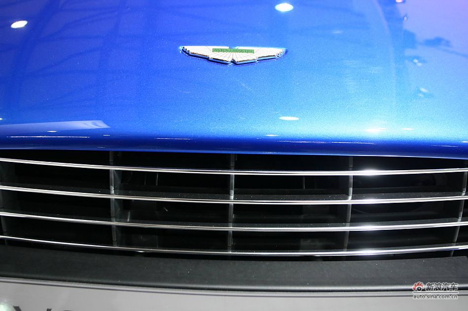 ˹V8 Vantage S