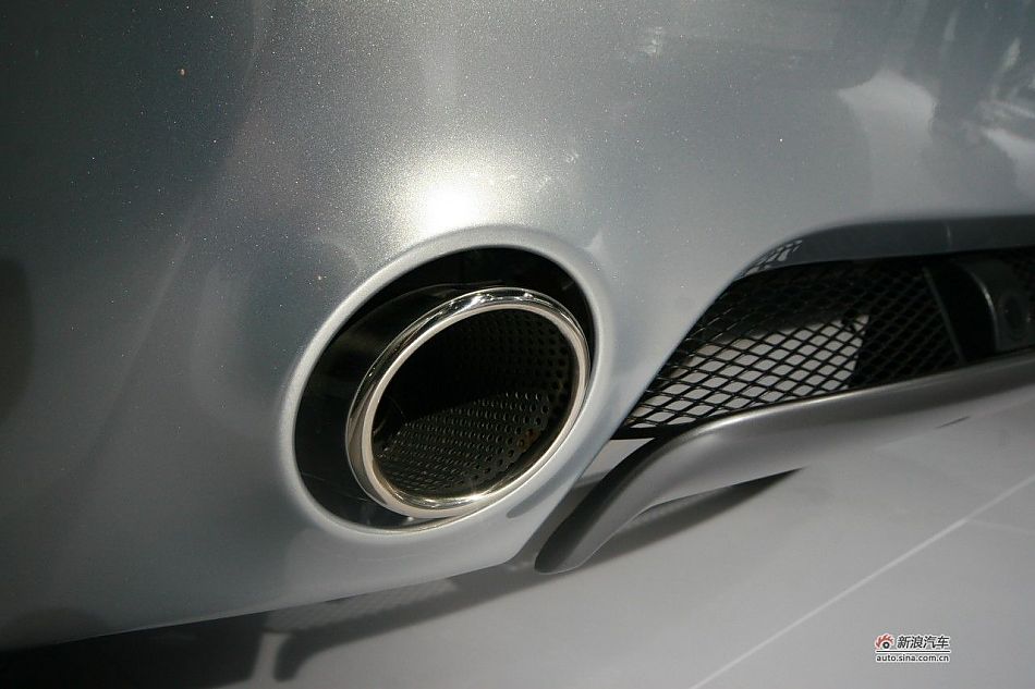 ˹-V8
