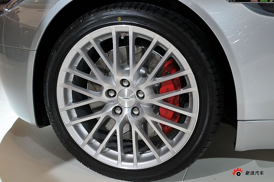 ˹V8-VANTAGE