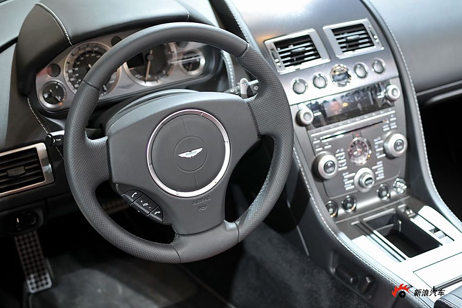 ˹V8-VANTAGE