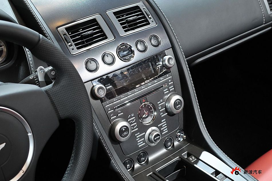 ˹V8-VANTAGE