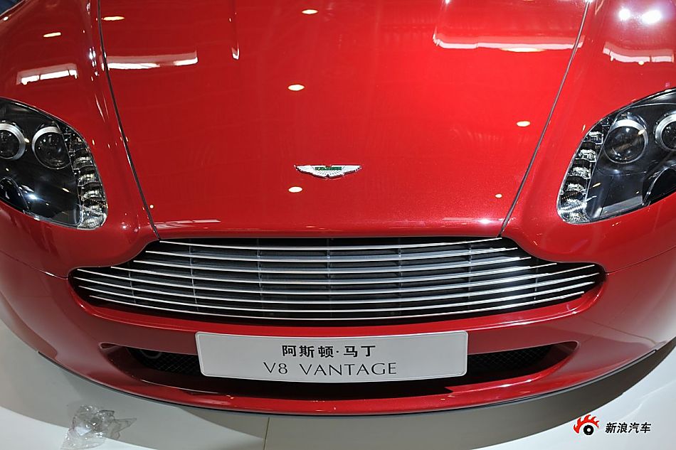 ˹V8-vantage