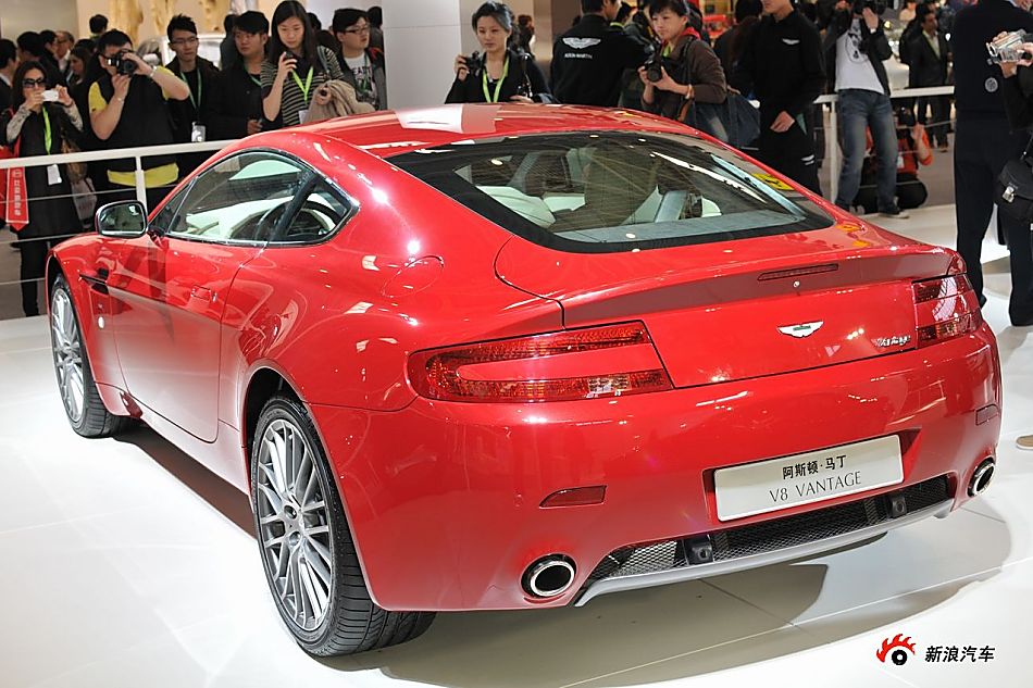 ˹V8-vantage