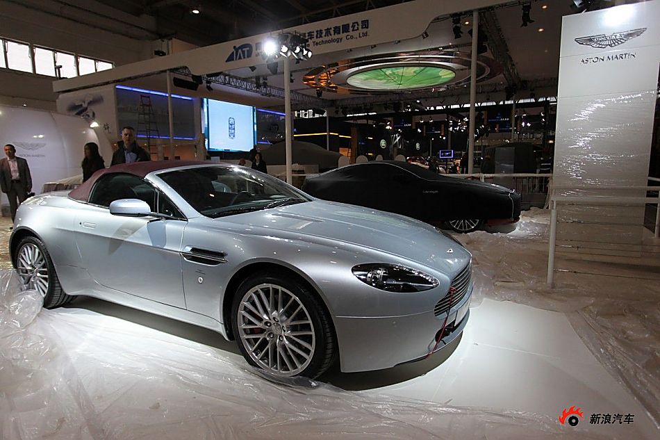 ˹V8 Vantage۵