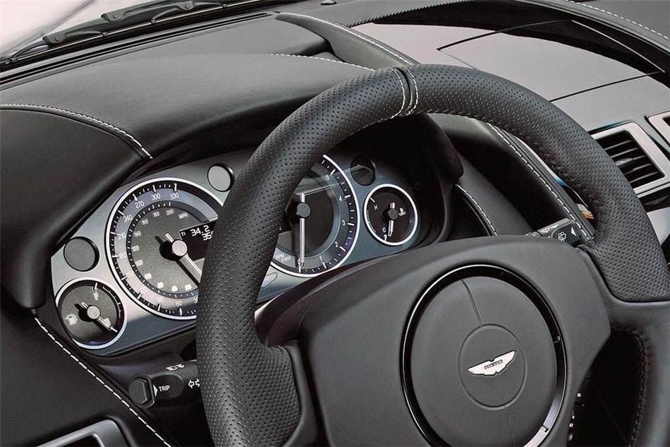 ˹DBS 2010 Carbon Black 