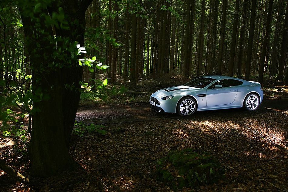 V12 Vantageͼ