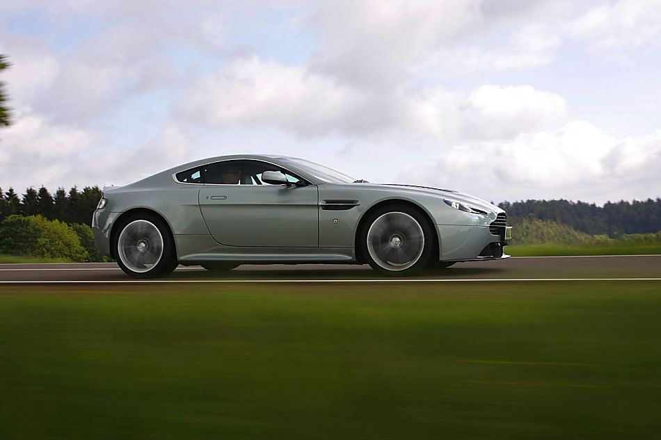 V12 Vantageͼ