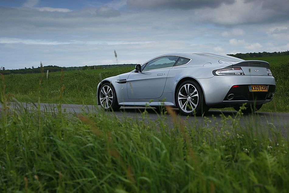 V12 Vantageͼ