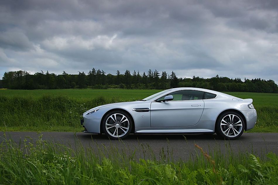 V12 Vantageͼ