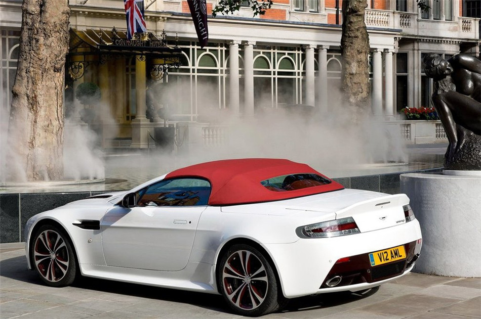 V12 Vantage 2012 6.0L MT Roadster