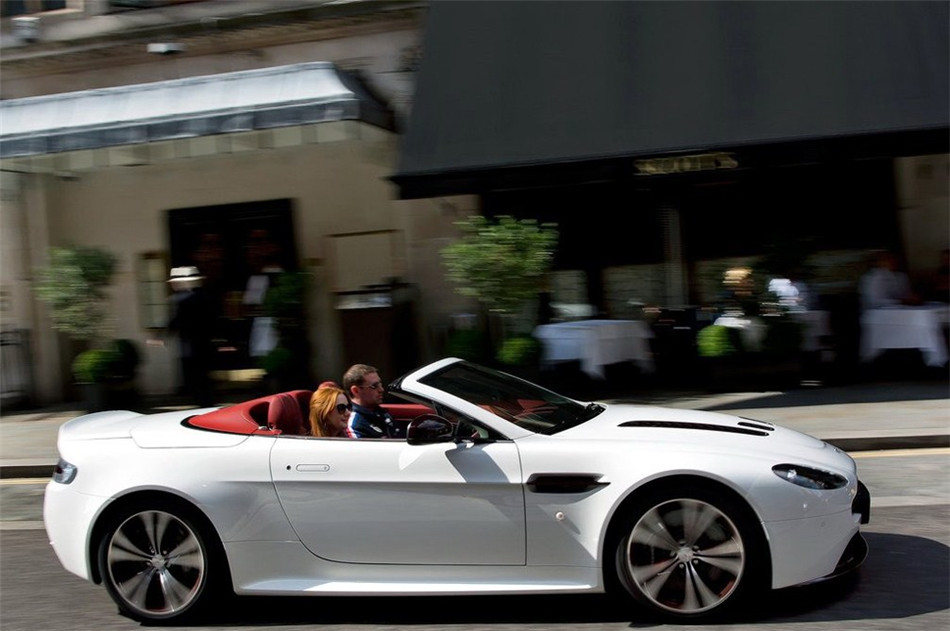 V12 Vantage 2012 6.0L MT Roadster