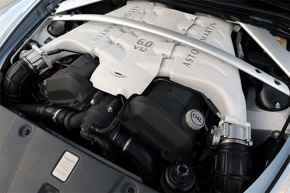 V12 Vantage 2012 6.0L MT Roadster