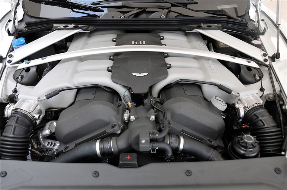 ˹· 2010 6.0L AT  